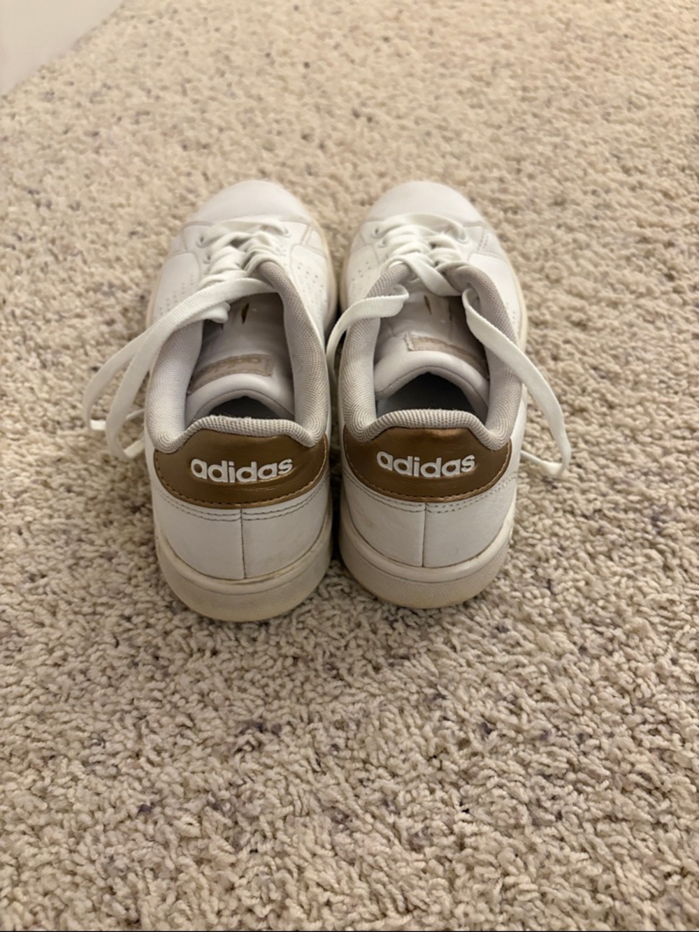 Adidas Advantage perforated stripe sneakers, metallic accents W7